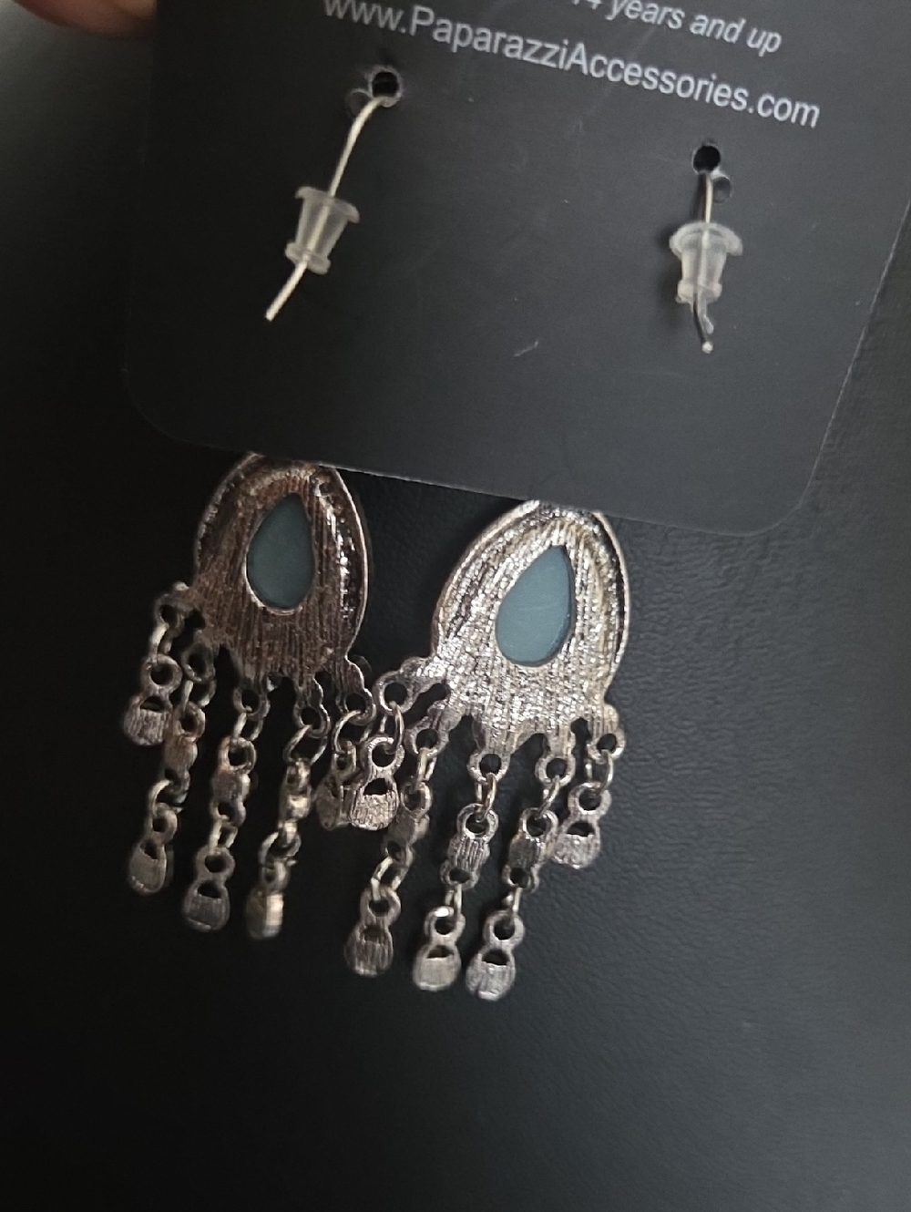 Paparazzi Bling Bliss White Earrings NWT - Picture 3 of 3